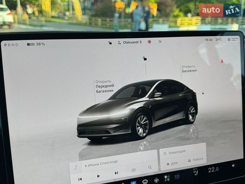 Позашляховик / Кросовер Tesla Model Y 2025 в Києві