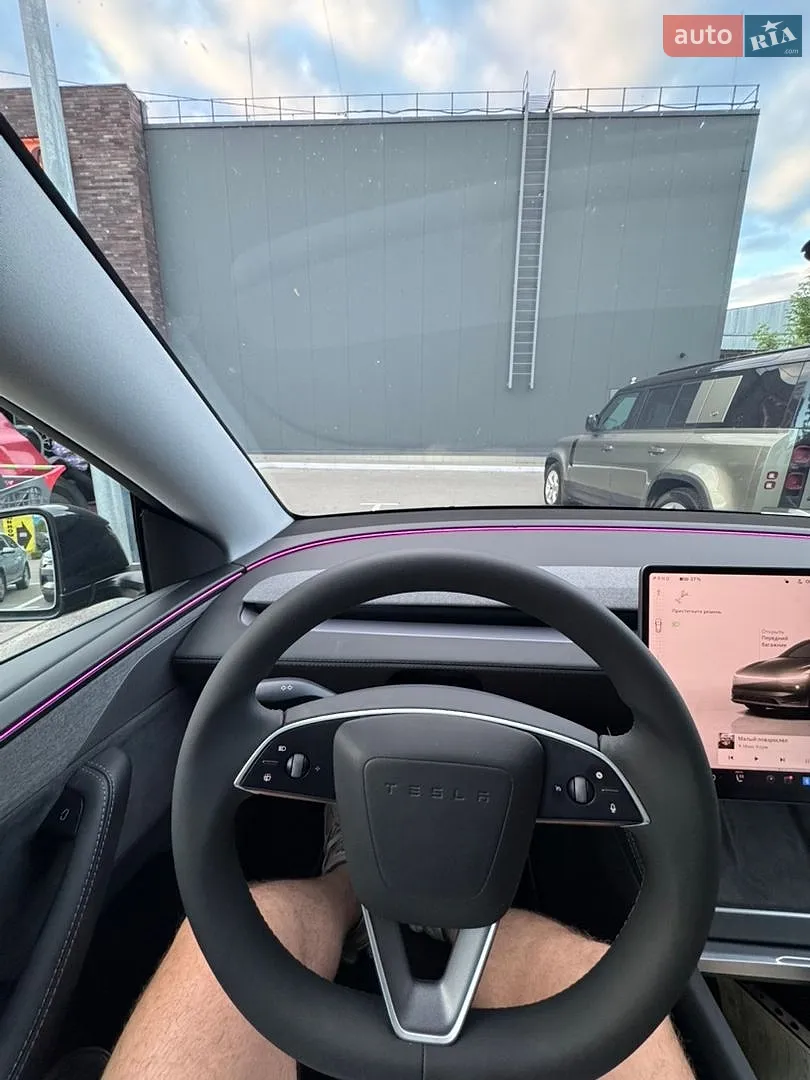 2025 Tesla Model Y - мініатюра 36