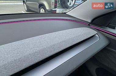 Позашляховик / Кросовер Tesla Model Y 2025 в Києві