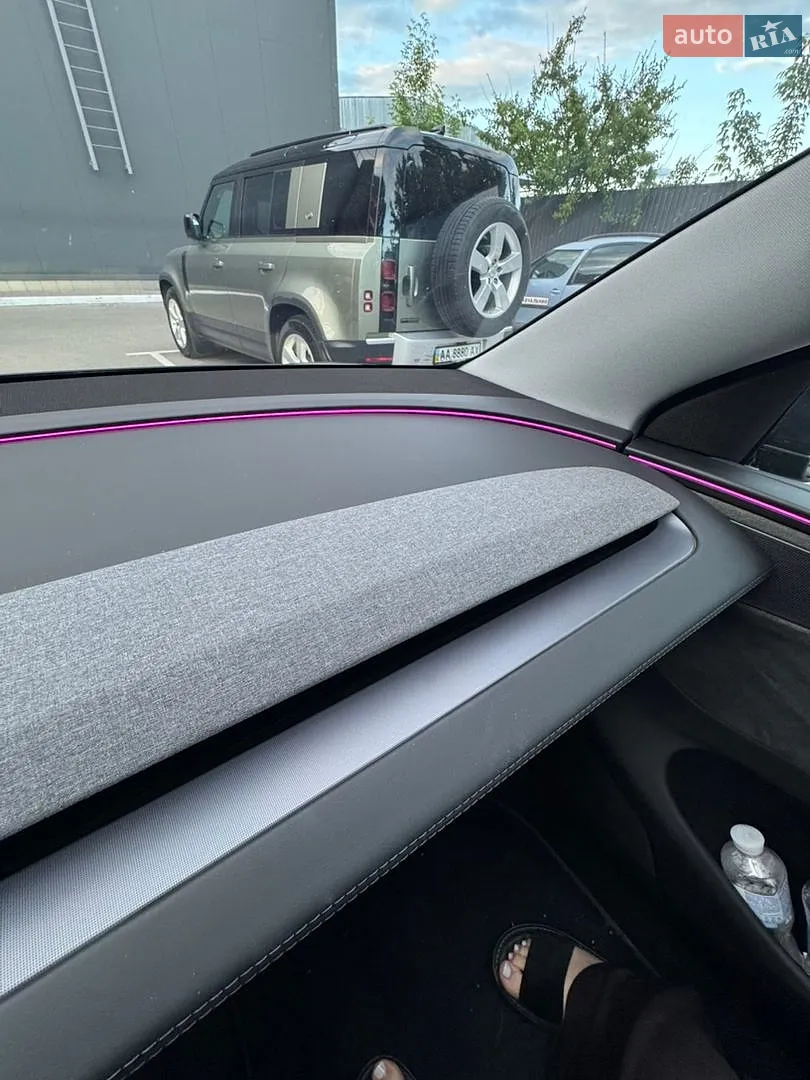 2025 Tesla Model Y - мініатюра 37