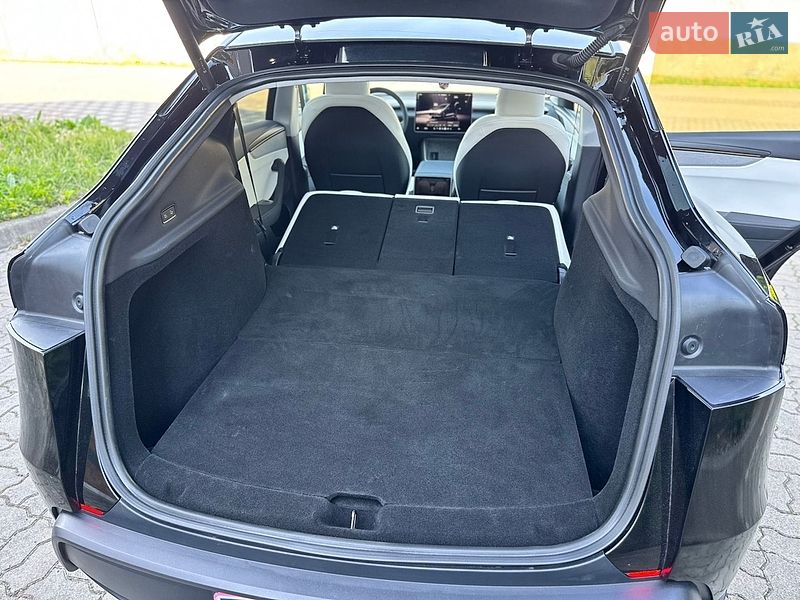 Позашляховик / Кросовер Tesla Model Y 2026 в Стрию