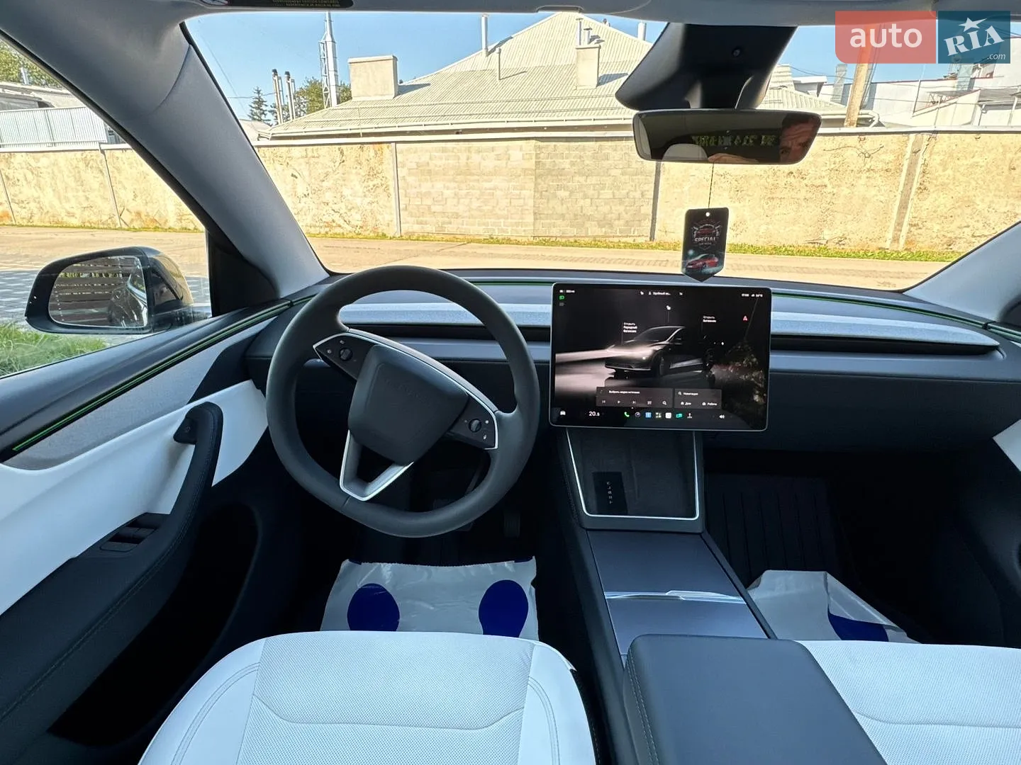 2026 Tesla Model Y - мініатюра 37