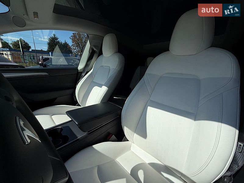 Внедорожник / Кроссовер Tesla Model Y 2022 в Полтаве