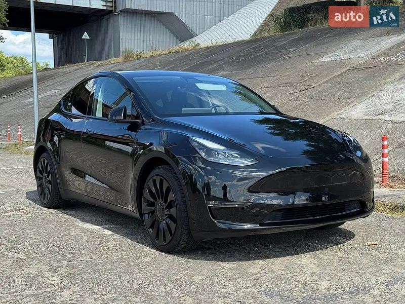Tesla Model Y 2023