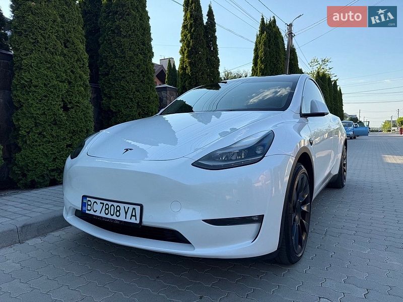 Позашляховик / Кросовер Tesla Model Y 2021 в Львові