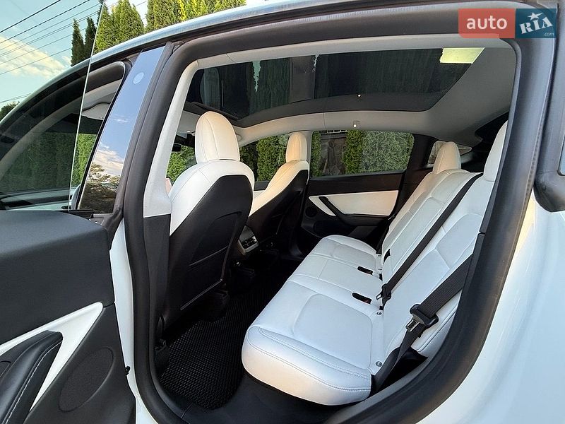 Позашляховик / Кросовер Tesla Model Y 2021 в Львові