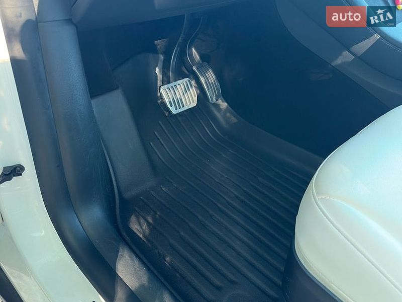 Позашляховик / Кросовер Tesla Model Y 2021 в Кривому Розі