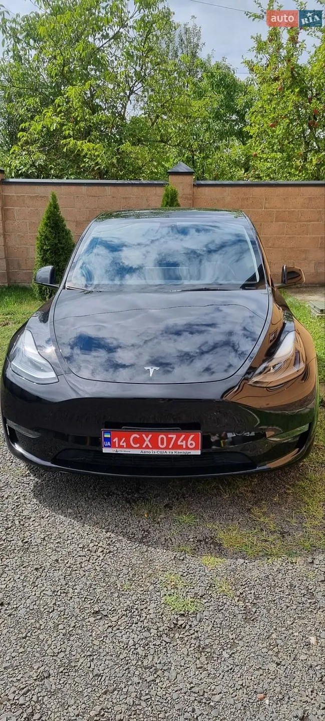 2023 Tesla Model Y - фото 1