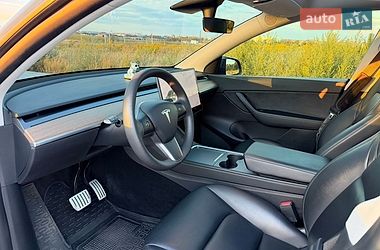 Внедорожник / Кроссовер Tesla Model Y 2021 в Ровно