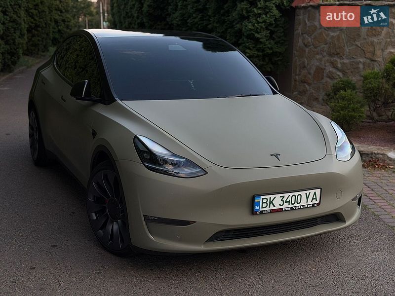 Внедорожник / Кроссовер Tesla Model Y 2021 в Ровно
