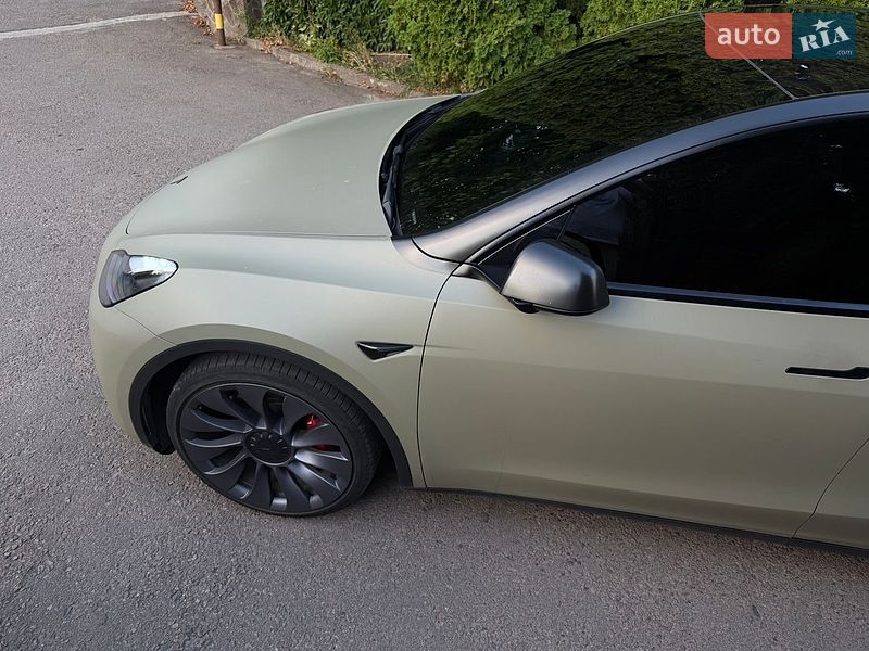 Внедорожник / Кроссовер Tesla Model Y 2021 в Ровно