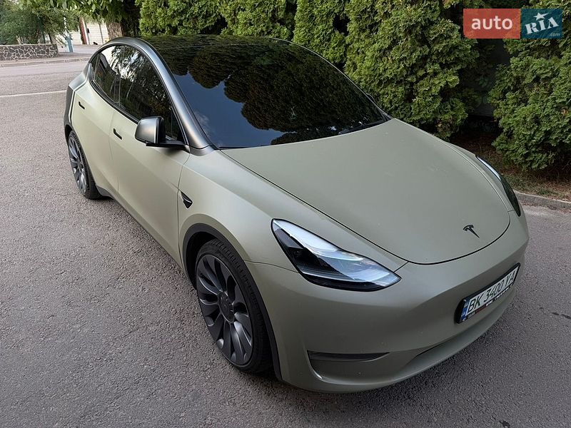Внедорожник / Кроссовер Tesla Model Y 2021 в Ровно