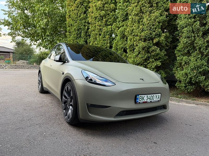 Внедорожник / Кроссовер Tesla Model Y 2021 в Ровно