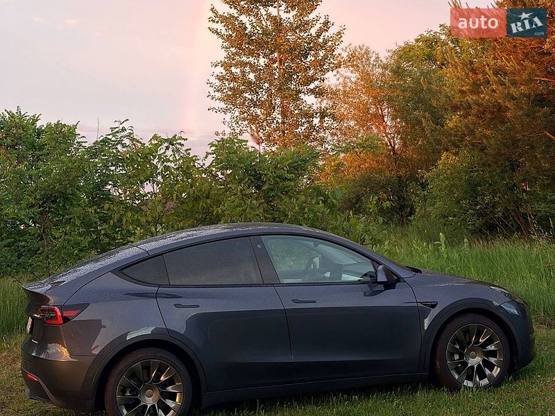 Tesla Model Y 2021