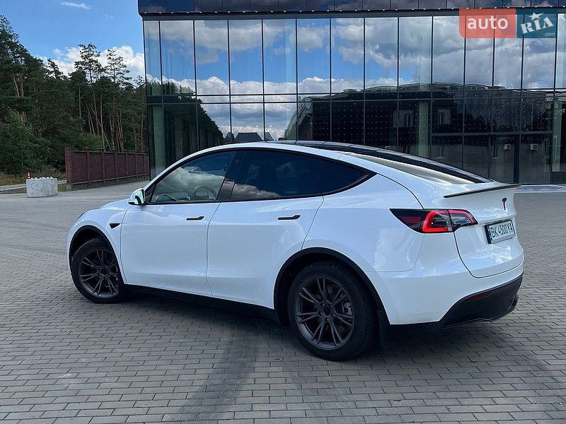 Внедорожник / Кроссовер Tesla Model Y 2022 в Костополе