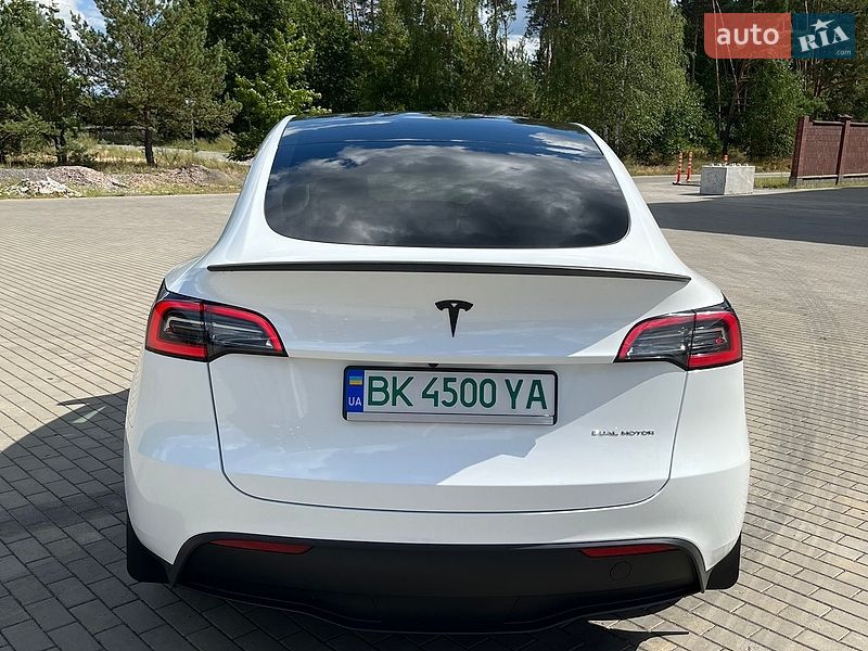 Внедорожник / Кроссовер Tesla Model Y 2022 в Костополе