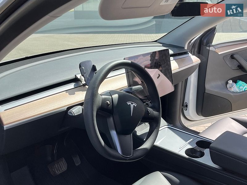 Внедорожник / Кроссовер Tesla Model Y 2022 в Костополе