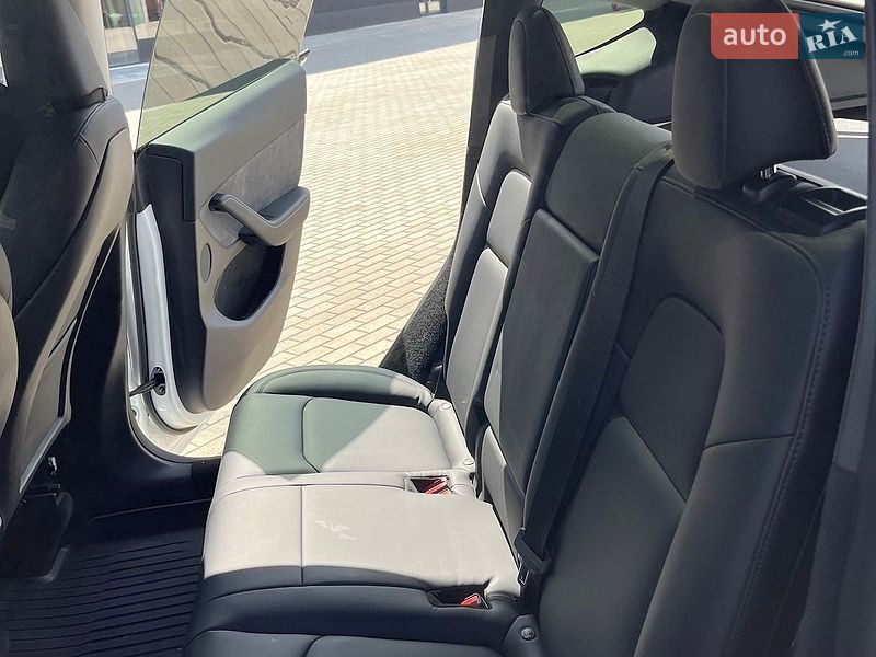 Внедорожник / Кроссовер Tesla Model Y 2022 в Костополе