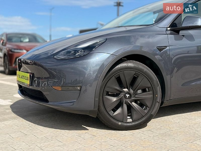 Внедорожник / Кроссовер Tesla Model Y 2023 в Львове