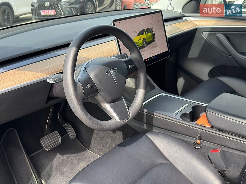 Внедорожник / Кроссовер Tesla Model Y 2023 в Львове