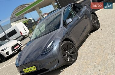 Внедорожник / Кроссовер Tesla Model Y 2023 в Львове