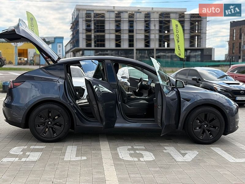 Внедорожник / Кроссовер Tesla Model Y 2023 в Львове