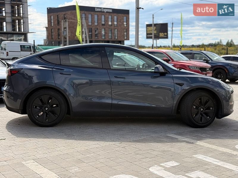Внедорожник / Кроссовер Tesla Model Y 2023 в Львове