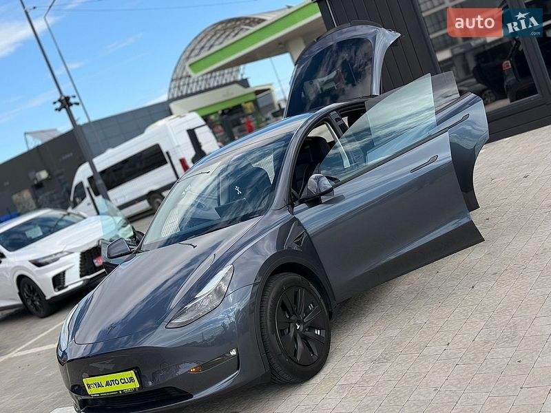 Внедорожник / Кроссовер Tesla Model Y 2023 в Львове