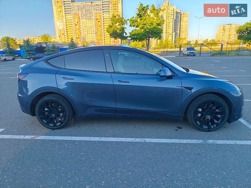 Позашляховик / Кросовер Tesla Model Y 2023 в Києві