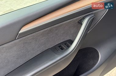 Внедорожник / Кроссовер Tesla Model Y 2023 в Львове