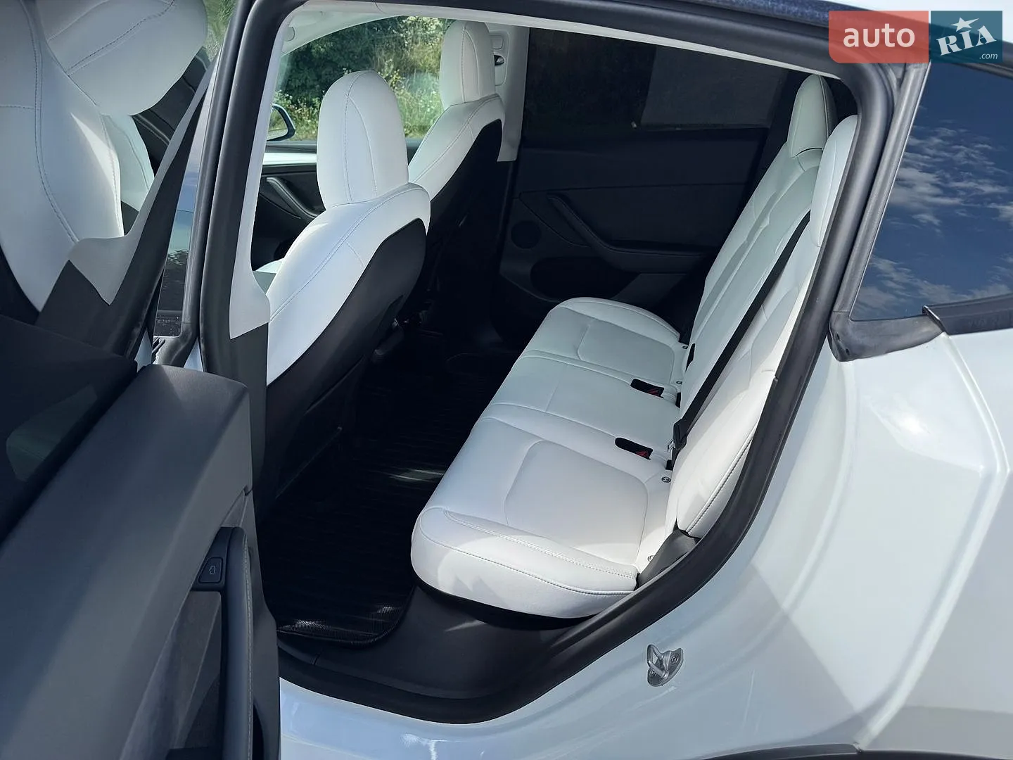2022 Tesla Model Y - мініатюра 10