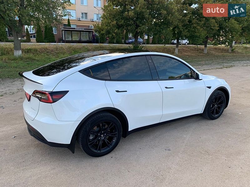 Позашляховик / Кросовер Tesla Model Y 2020 в Києві
