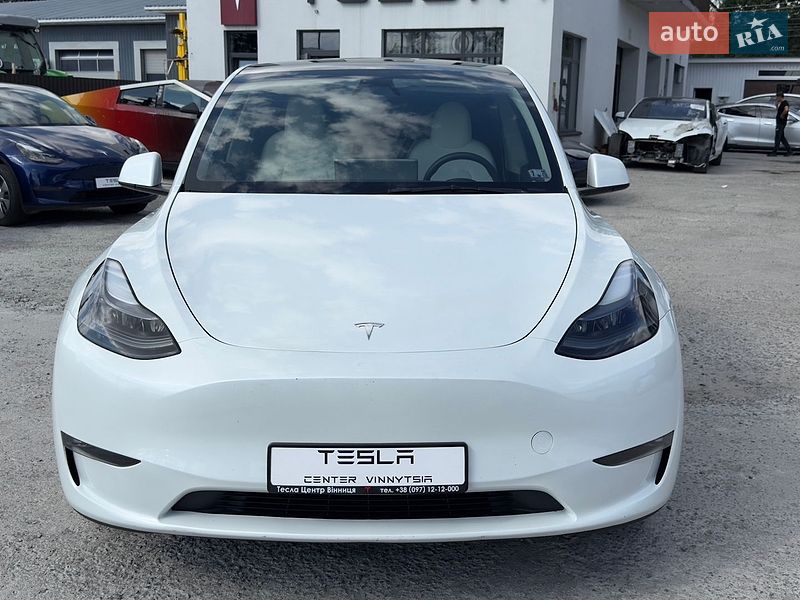 Tesla Model Y 2023