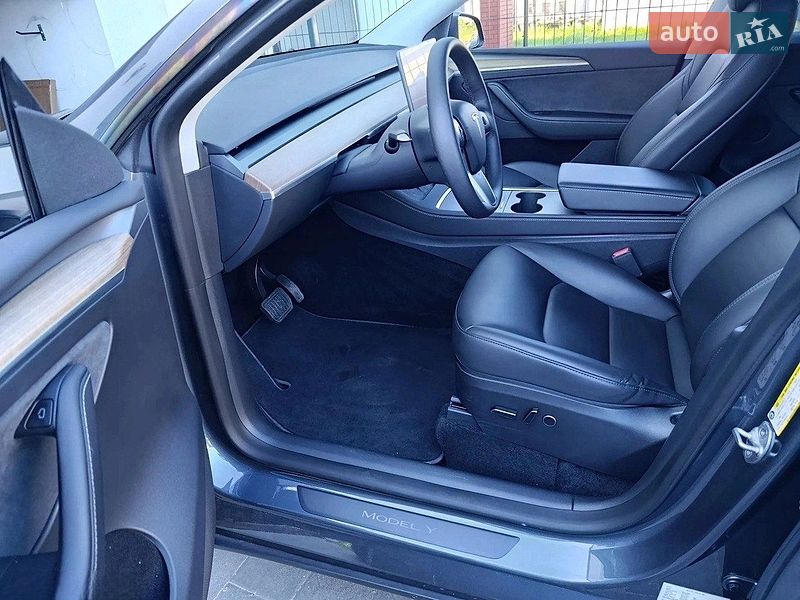 Позашляховик / Кросовер Tesla Model Y 2023 в Києві