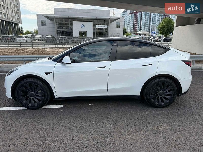 Внедорожник / Кроссовер Tesla Model Y 2020 в Ивано-Франковске