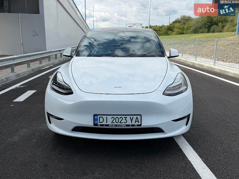 Позашляховик / Кросовер Tesla Model Y 2020 в Івано-Франківську