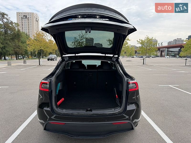 Позашляховик / Кросовер Tesla Model Y 2022 в Києві