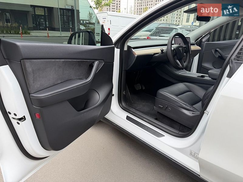 Позашляховик / Кросовер Tesla Model Y 2021 в Києві