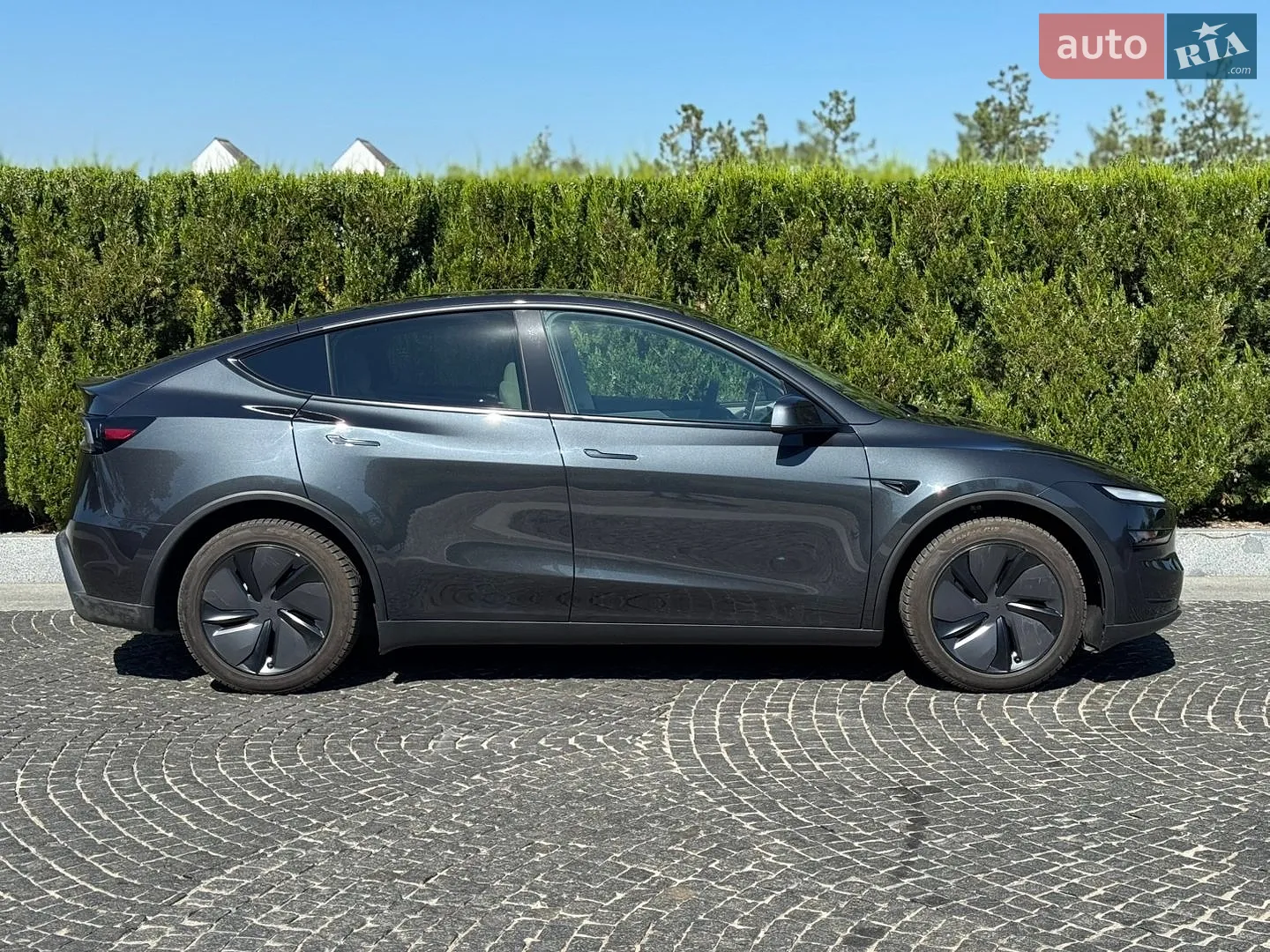 2025 Tesla Model Y - мініатюра 13