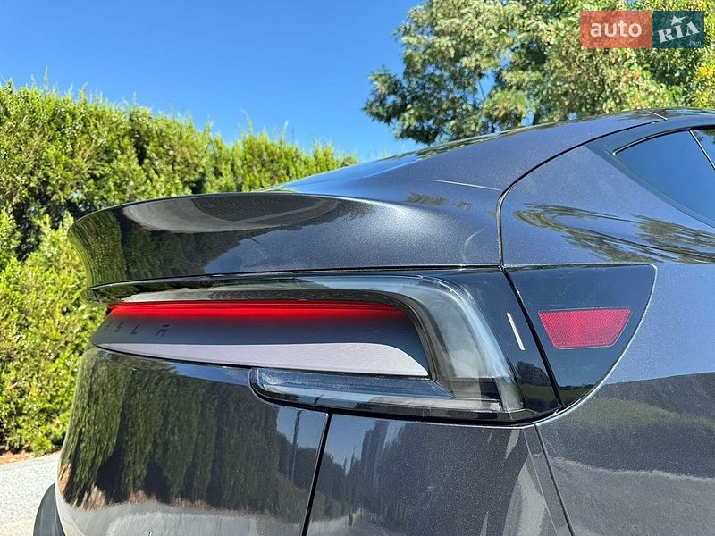 Позашляховик / Кросовер Tesla Model Y 2025 в Дніпрі