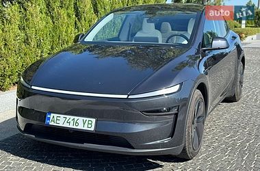 Позашляховик / Кросовер Tesla Model Y 2025 в Дніпрі
