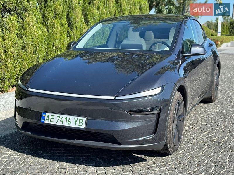 Позашляховик / Кросовер Tesla Model Y 2025 в Дніпрі