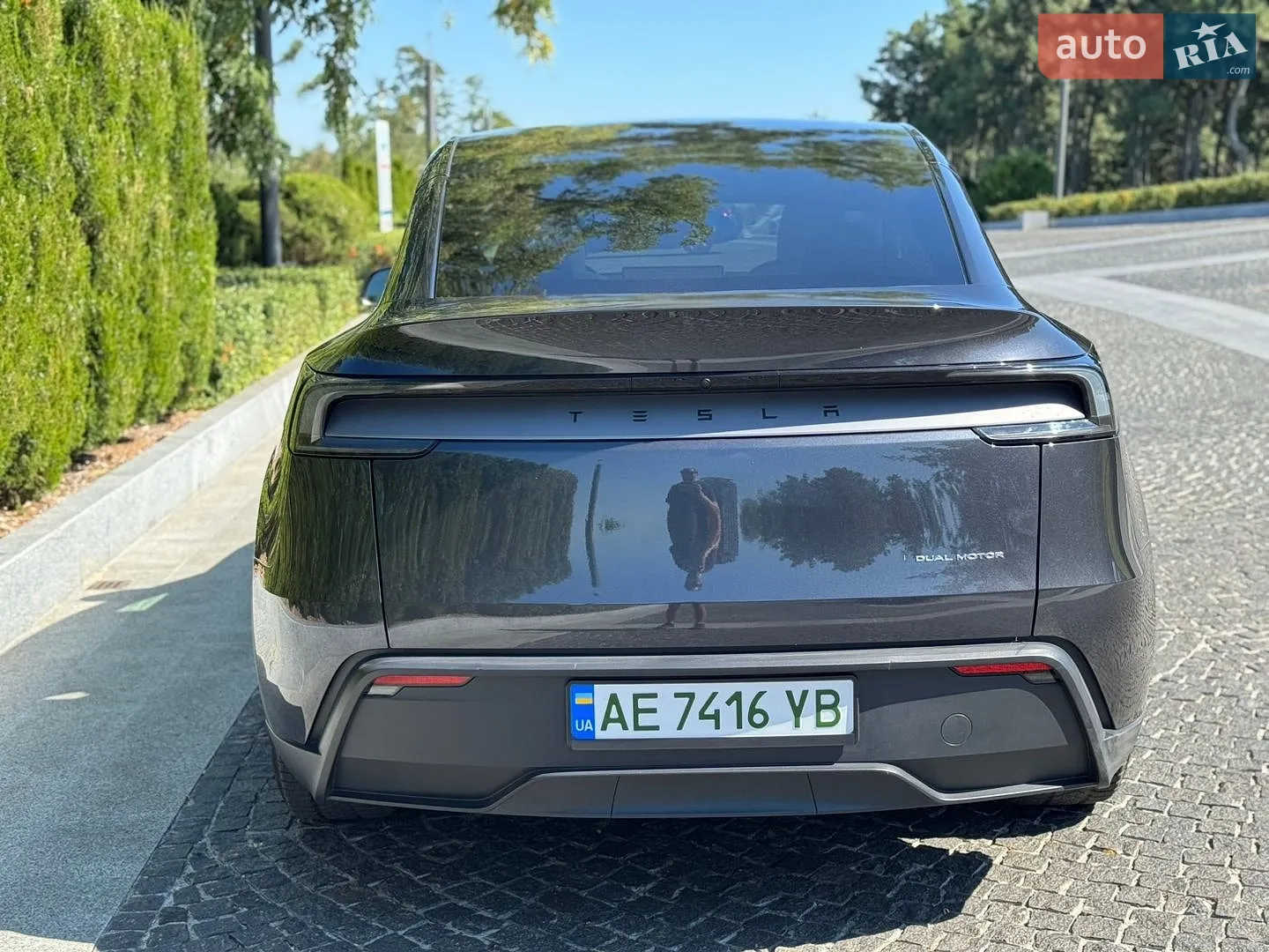 2025 Tesla Model Y - мініатюра 10