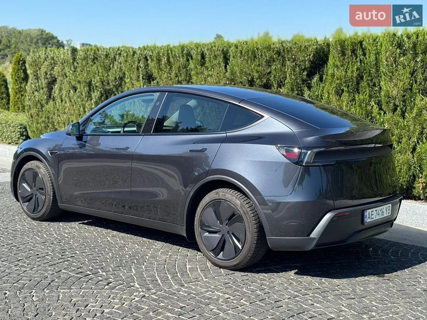 2025 Tesla Model Y - мініатюра 8