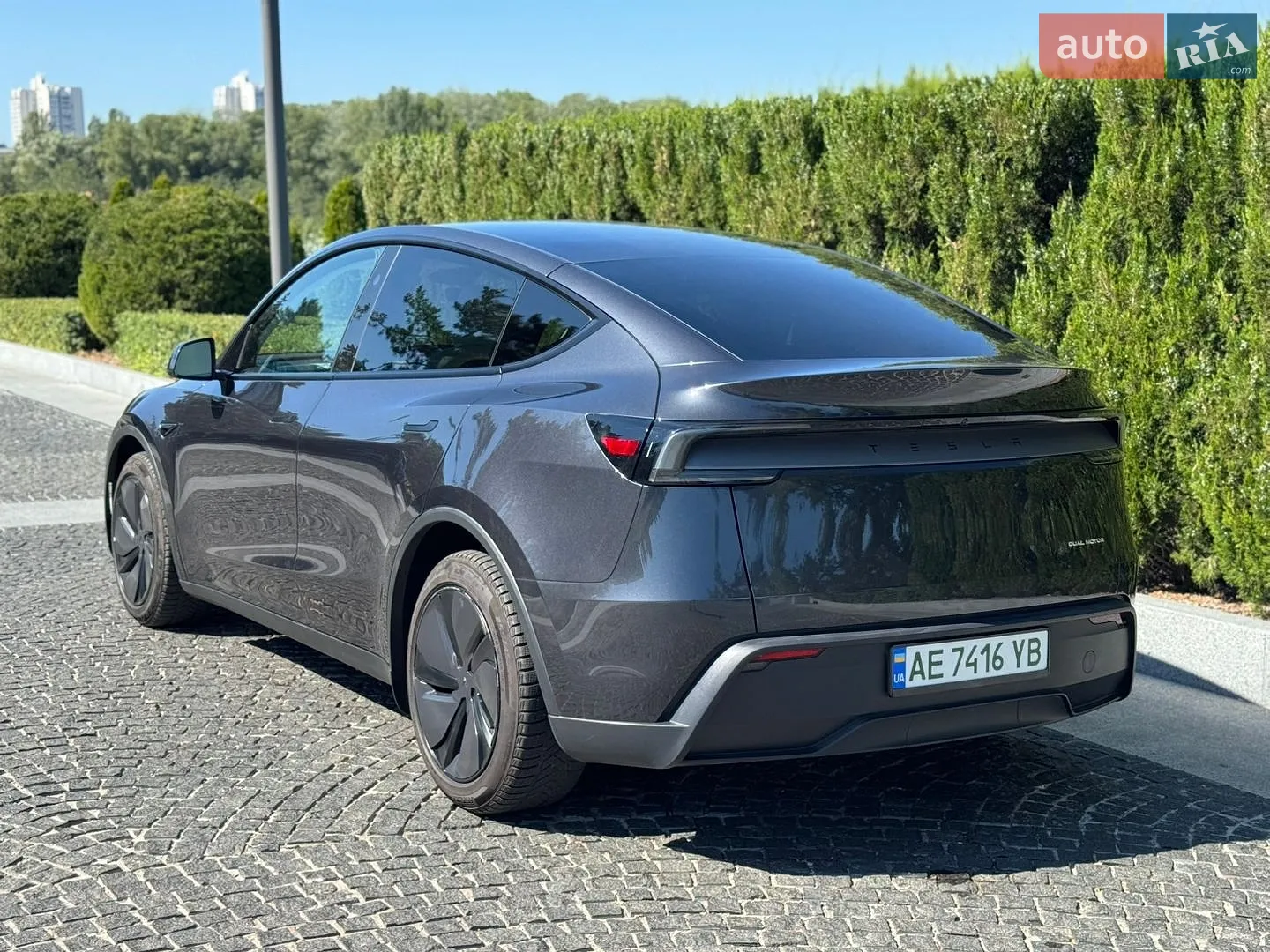 2025 Tesla Model Y - мініатюра 9