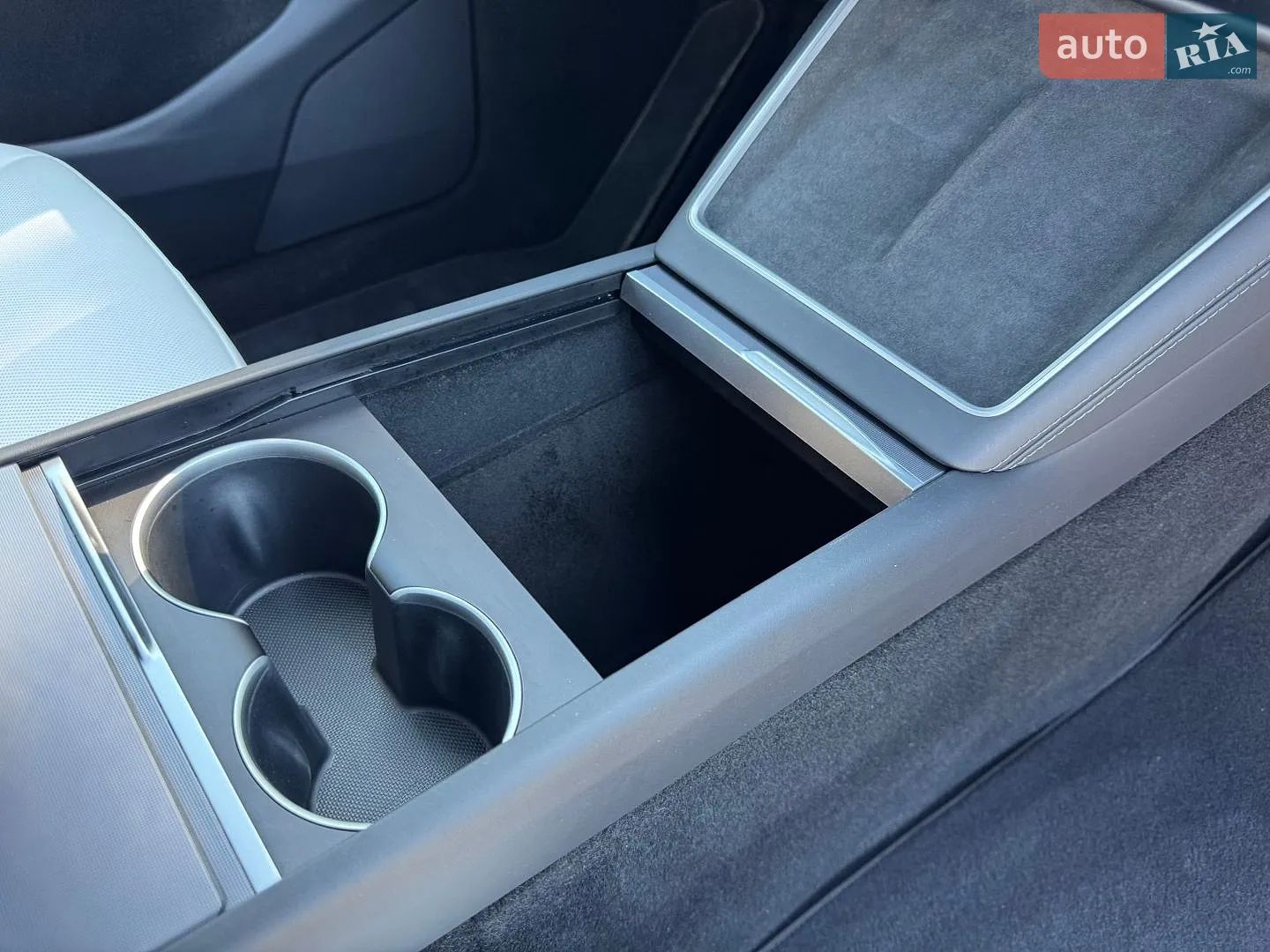 2025 Tesla Model Y - мініатюра 29