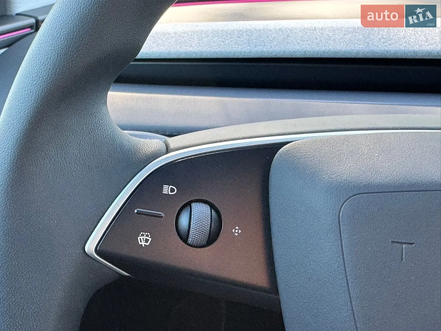 2025 Tesla Model Y - мініатюра 23