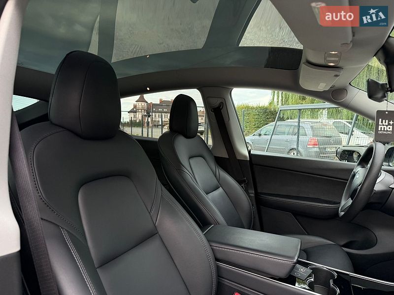 Внедорожник / Кроссовер Tesla Model Y 2021 в Львове