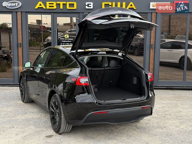 Внедорожник / Кроссовер Tesla Model Y 2021 в Львове