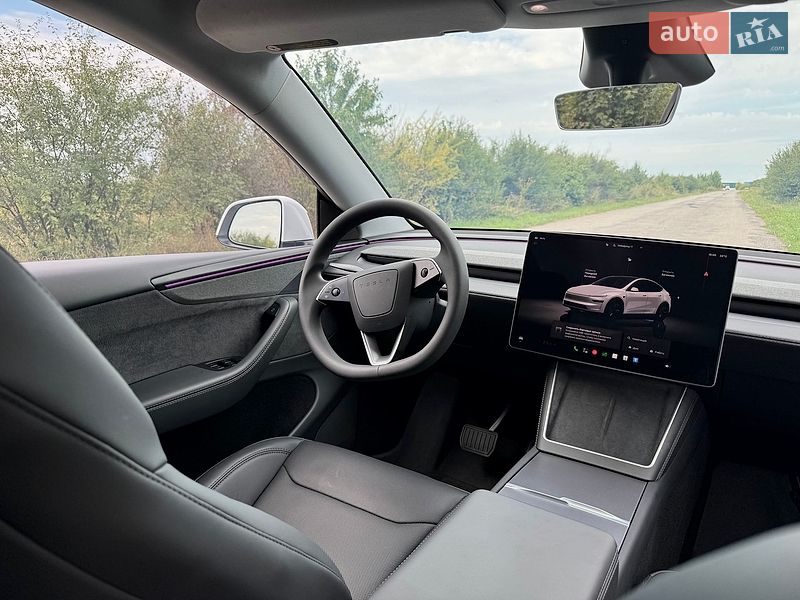 Внедорожник / Кроссовер Tesla Model Y 2025 в Львове